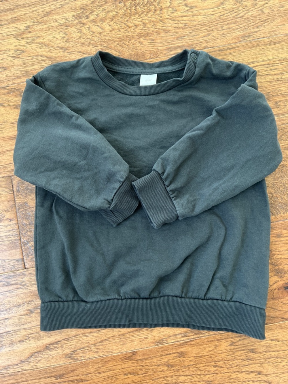 Black H&M sweatshirt size 2T